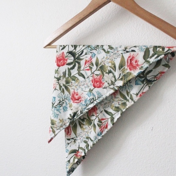 NWT Handmade Floral 18” x 18” Hair Scarf main image 4